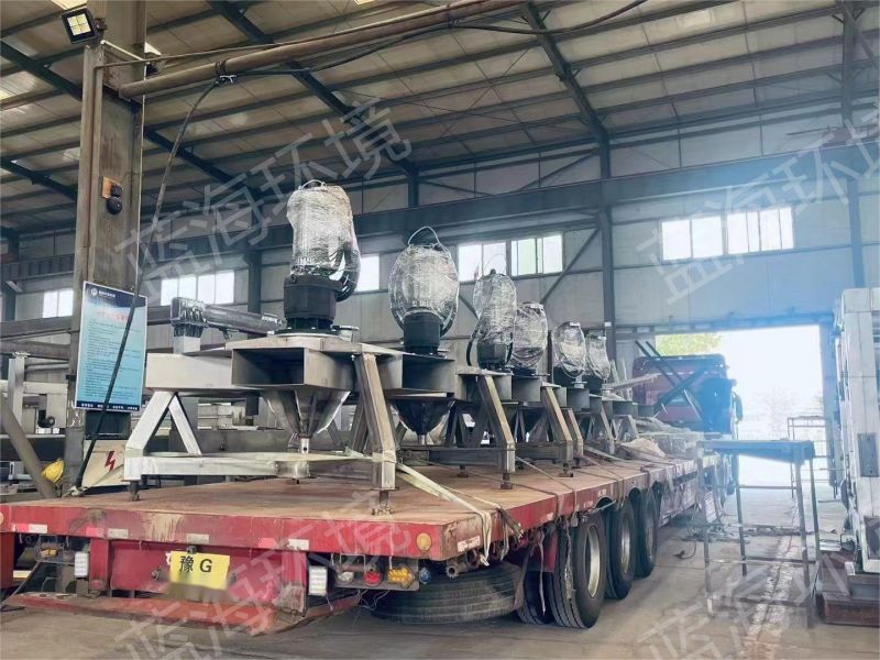 刮泥機、雙曲面攪拌機、潛水曝氣機發(fā)貨