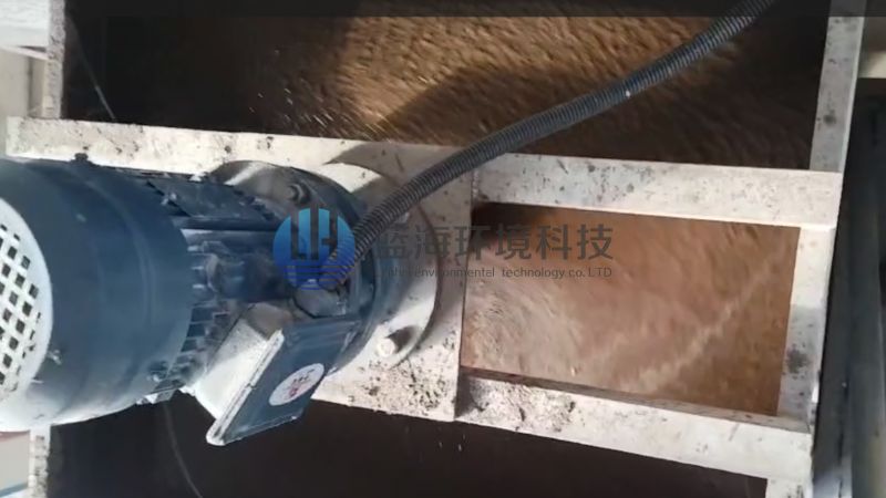 廣西仙鶴新材料丨低壓+高壓帶式污泥脫水機(jī)，干度達(dá)45%